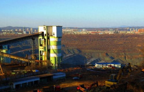 55米厚的煤层开采了118年,中国第一露天煤矿,现在成什么样了